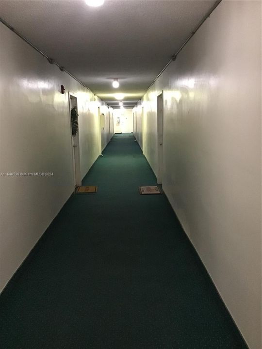 Recently Rented: $1,500 (1 beds, 1 baths, 696 Square Feet)