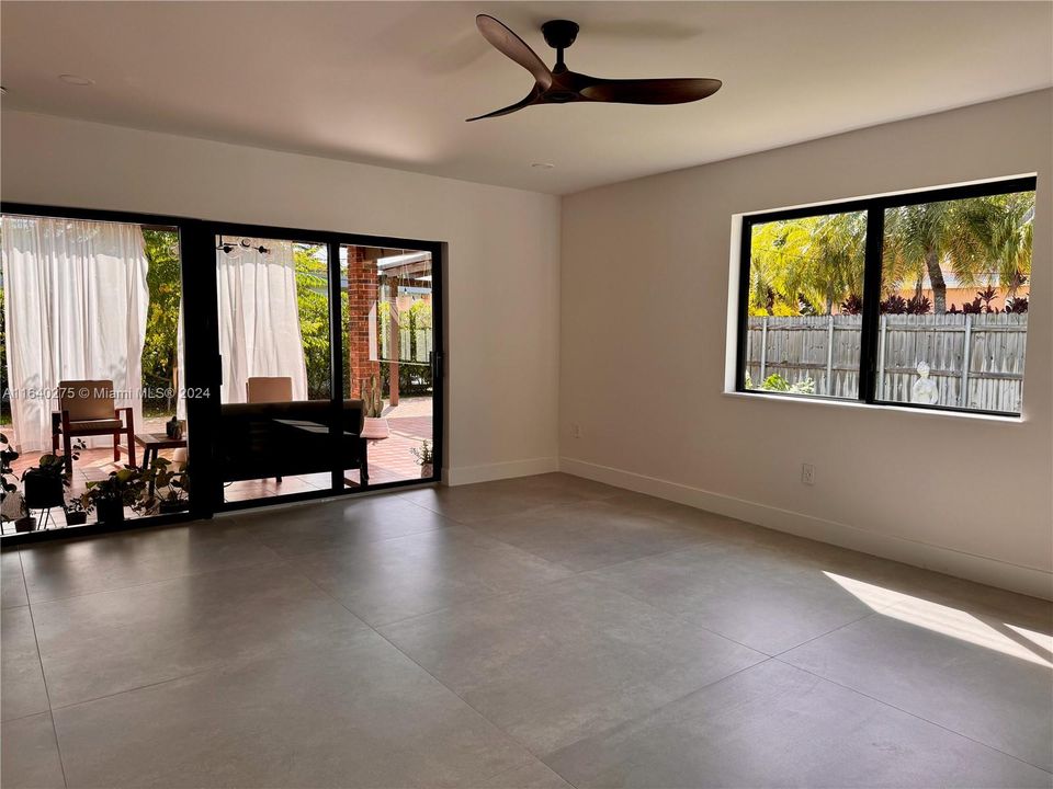 Active With Contract: $900,000 (4 beds, 2 baths, 2095 Square Feet)