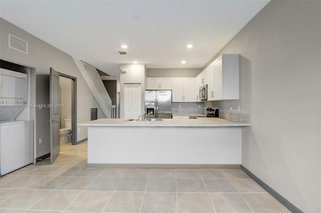 Recently Sold: $495,000 (3 beds, 2 baths, 1321 Square Feet)