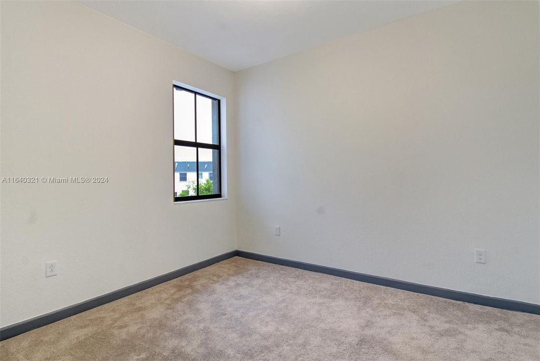 Recently Sold: $495,000 (3 beds, 2 baths, 1321 Square Feet)