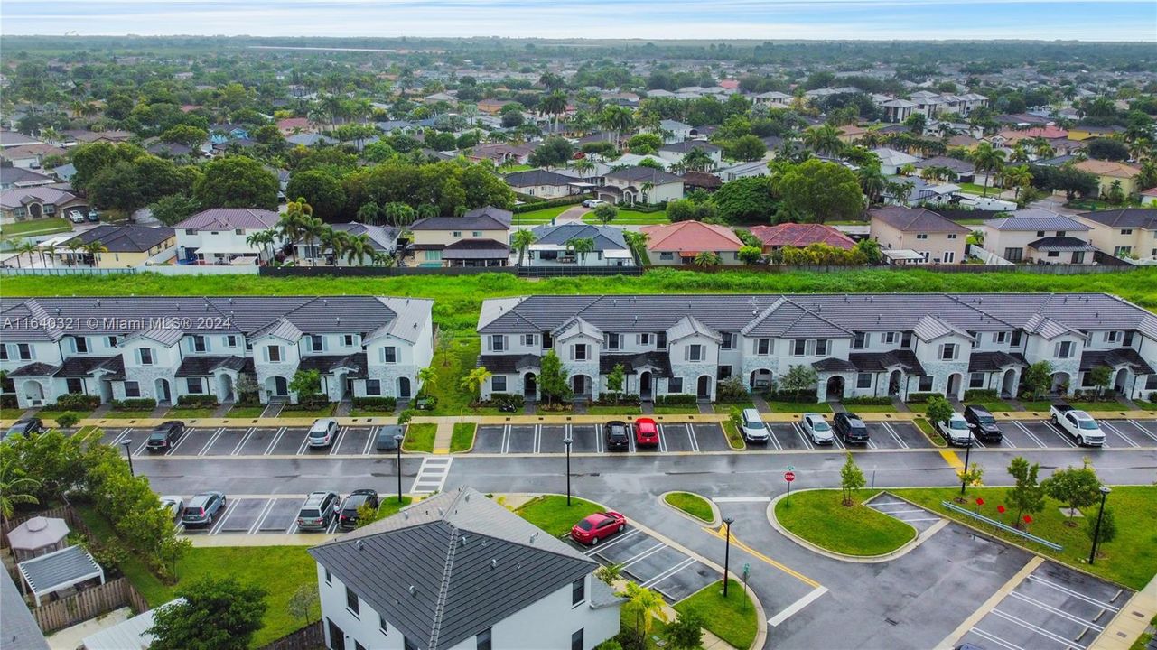 Recently Sold: $495,000 (3 beds, 2 baths, 1321 Square Feet)