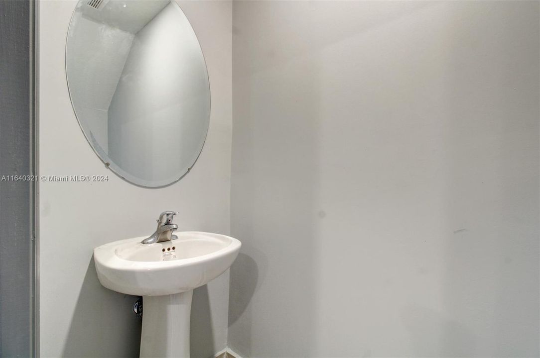 Recently Sold: $495,000 (3 beds, 2 baths, 1321 Square Feet)