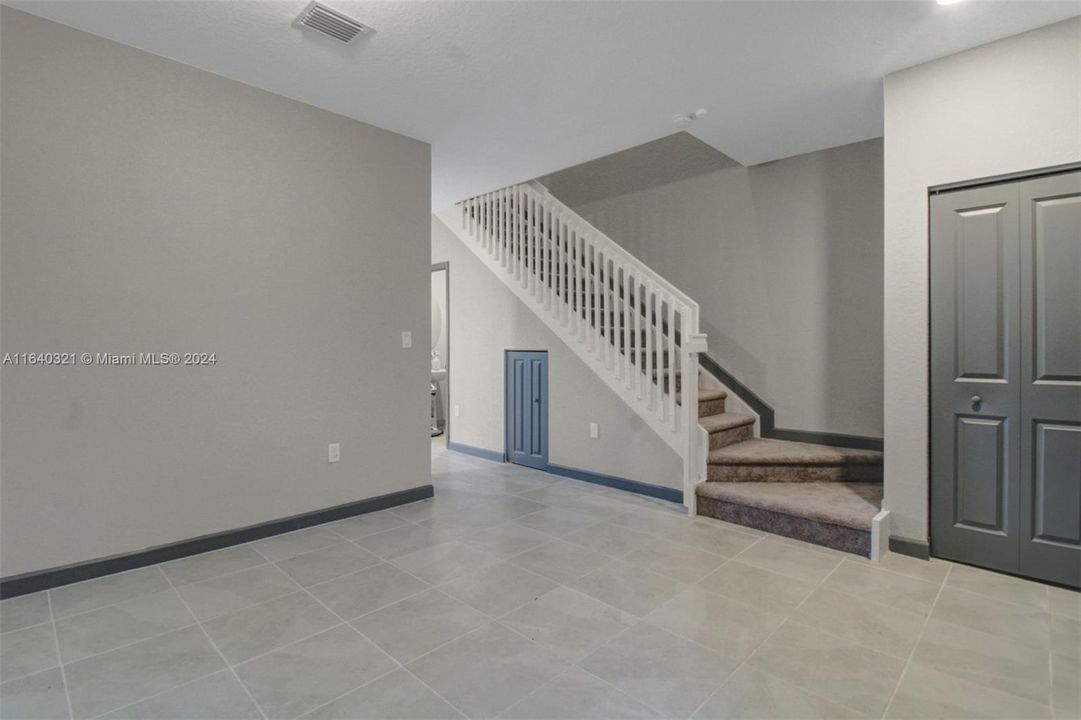 Recently Sold: $495,000 (3 beds, 2 baths, 1321 Square Feet)