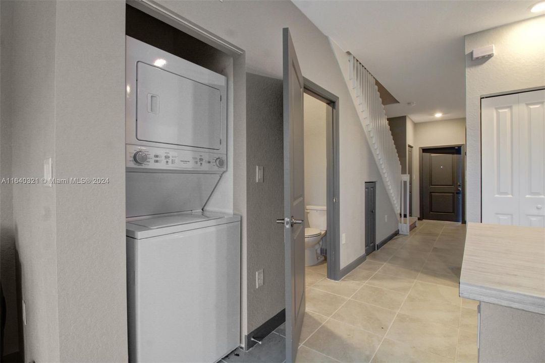 Recently Sold: $495,000 (3 beds, 2 baths, 1321 Square Feet)