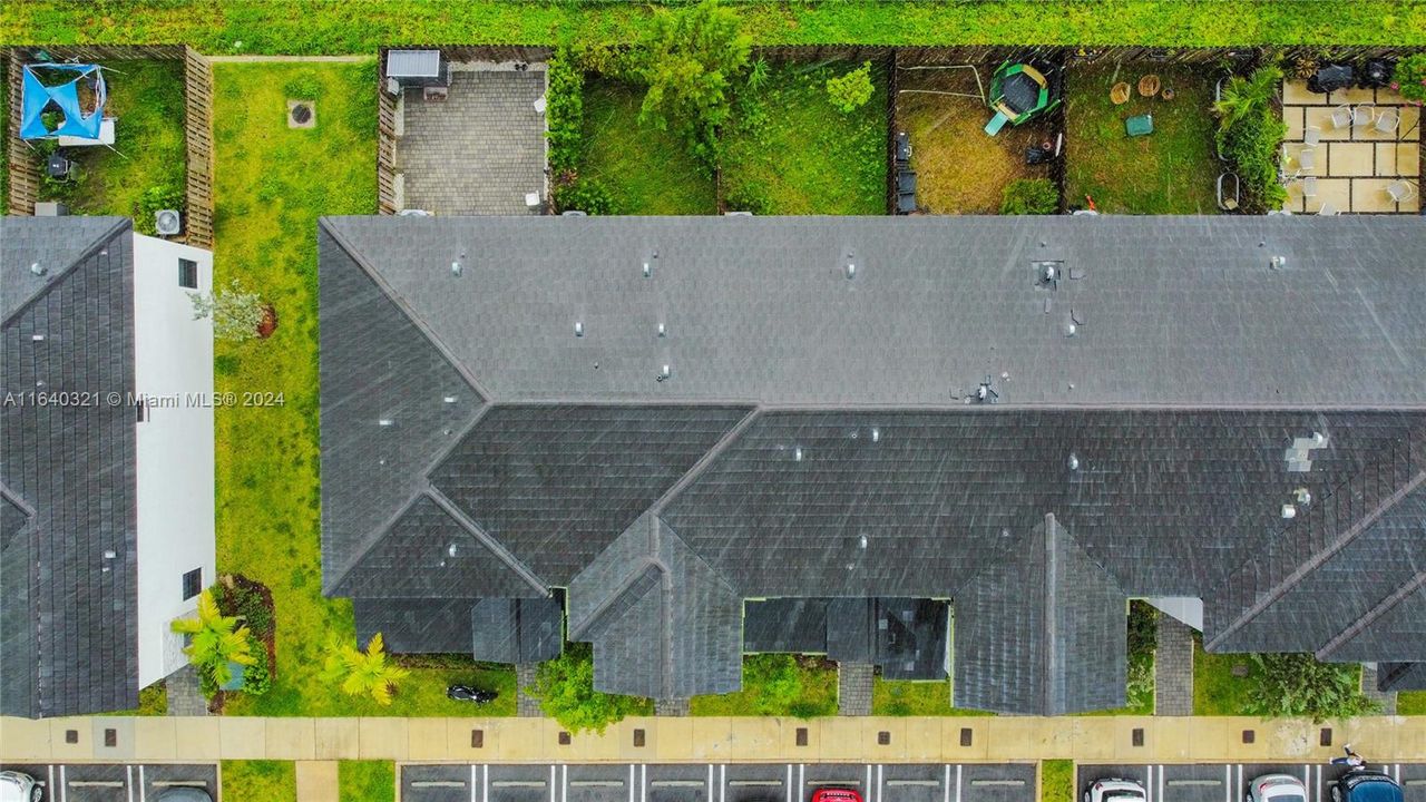 Recently Sold: $495,000 (3 beds, 2 baths, 1321 Square Feet)