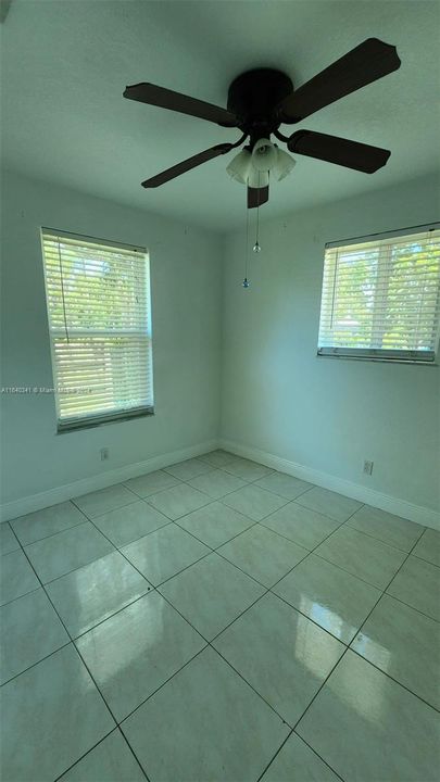 For Rent: $4,950 (4 beds, 2 baths, 1600 Square Feet)