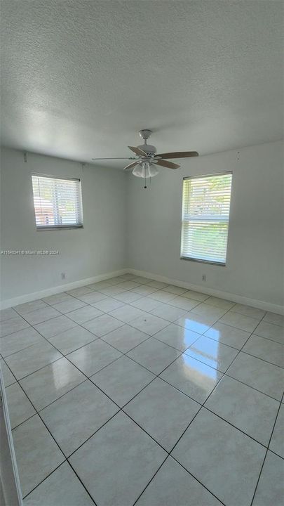 For Rent: $4,950 (4 beds, 2 baths, 1600 Square Feet)