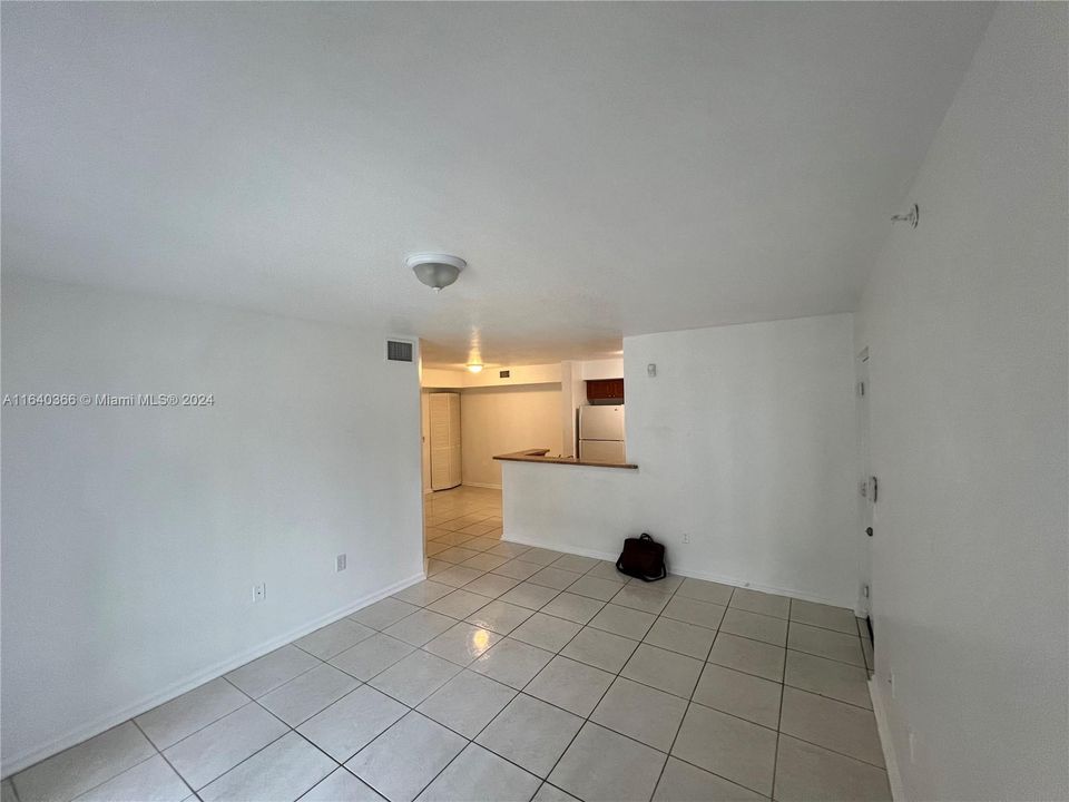 Active With Contract: $2,300 (3 beds, 2 baths, 1126 Square Feet)