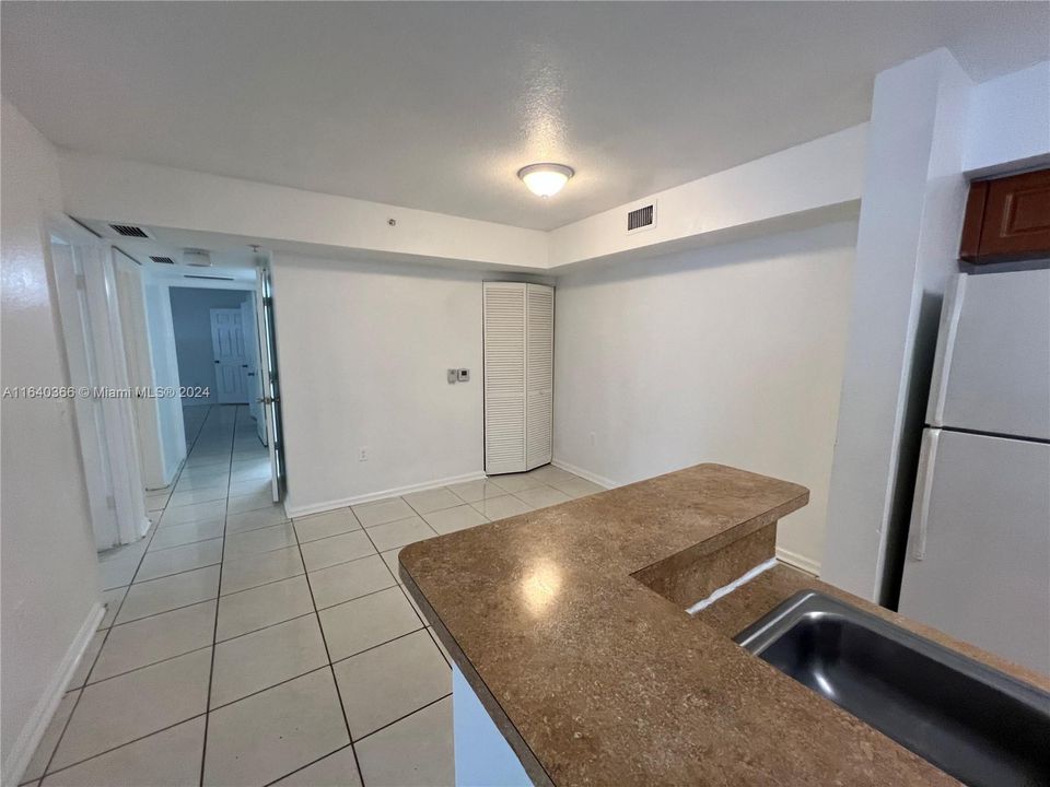 Active With Contract: $2,300 (3 beds, 2 baths, 1126 Square Feet)