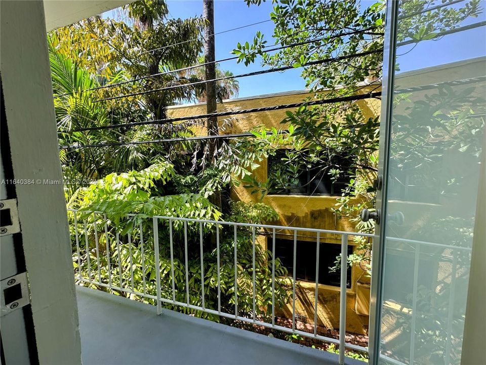 Active With Contract: $250,000 (0 beds, 1 baths, 470 Square Feet)