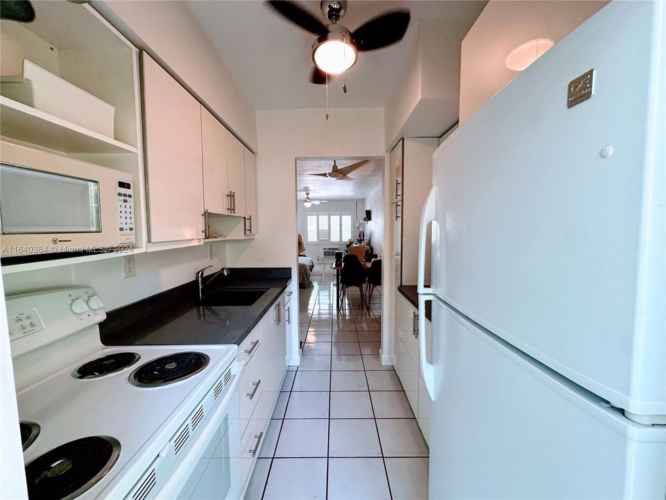 Active With Contract: $250,000 (0 beds, 1 baths, 470 Square Feet)