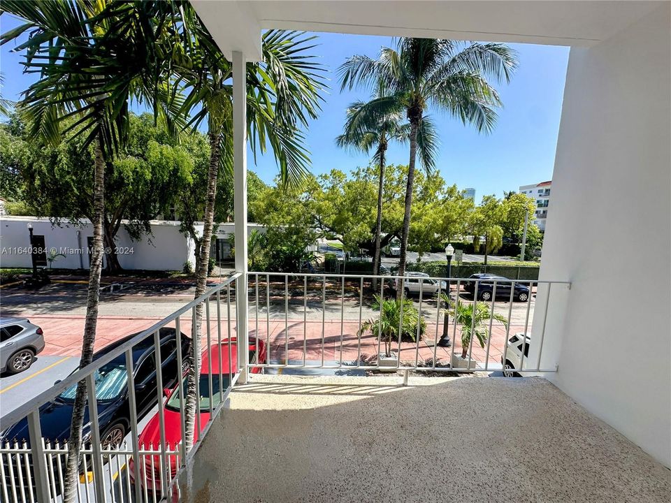 Active With Contract: $250,000 (0 beds, 1 baths, 470 Square Feet)