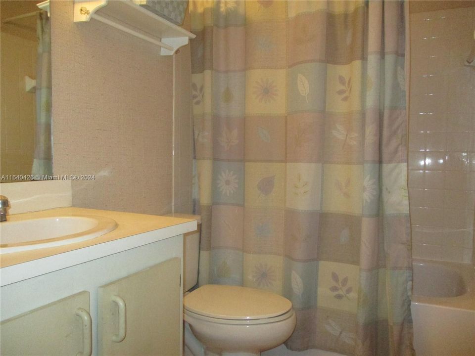 GUEST BATHROOM WITH TUB & SHOWER