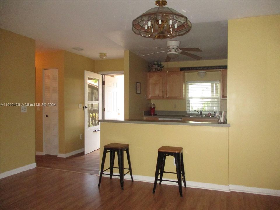 For Rent: $1,800 (2 beds, 2 baths, 1084 Square Feet)