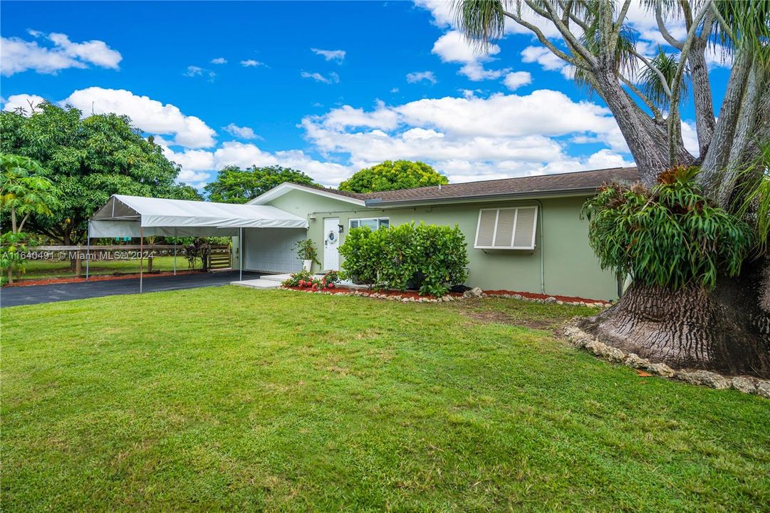 Active With Contract: $1,450,000 (4 beds, 2 baths, 1739 Square Feet)