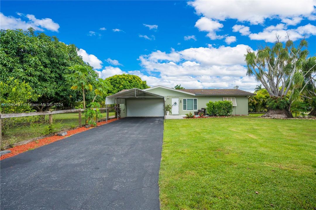 Active With Contract: $1,450,000 (4 beds, 2 baths, 1739 Square Feet)