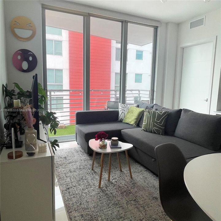 Недавно арендовано: $2,450 (1 спален, 1 ванн, 641 Квадратных фут)