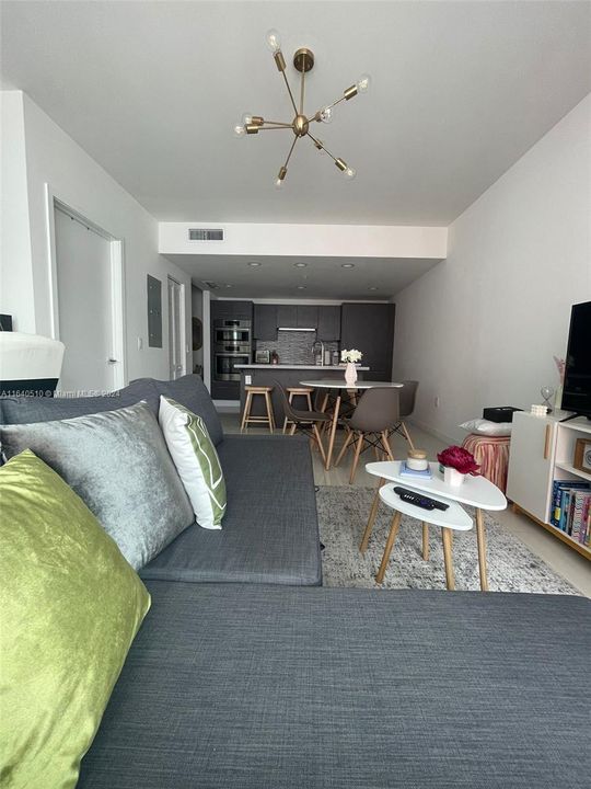 Недавно арендовано: $2,450 (1 спален, 1 ванн, 641 Квадратных фут)