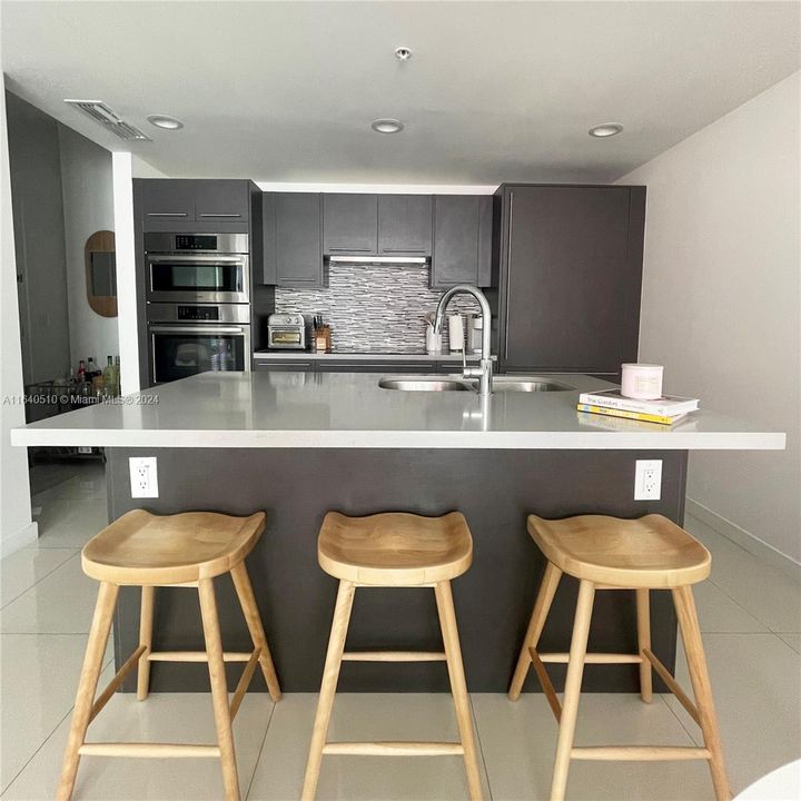 Недавно арендовано: $2,450 (1 спален, 1 ванн, 641 Квадратных фут)