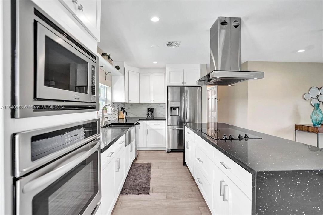 Active With Contract: $789,000 (4 beds, 2 baths, 1530 Square Feet)