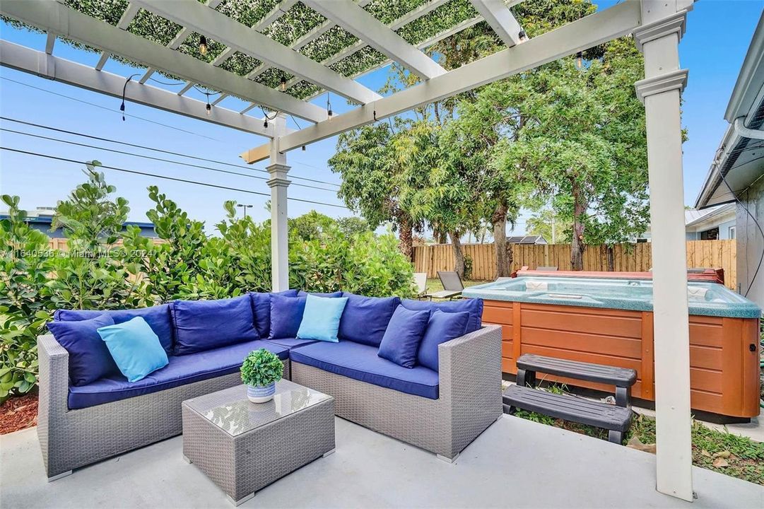 Active With Contract: $789,000 (4 beds, 2 baths, 1530 Square Feet)