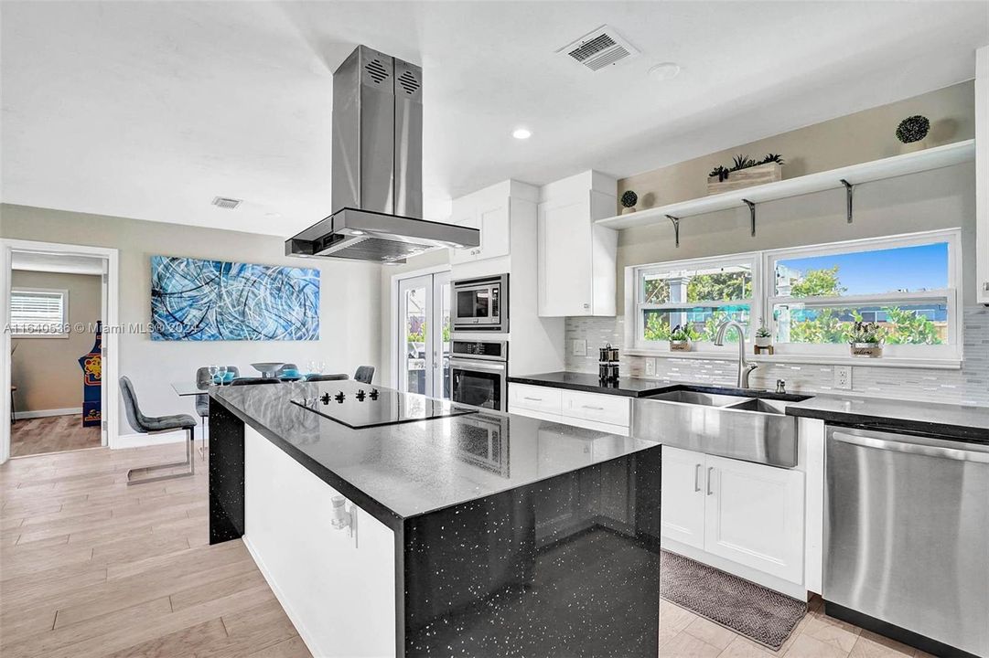 Active With Contract: $789,000 (4 beds, 2 baths, 1530 Square Feet)