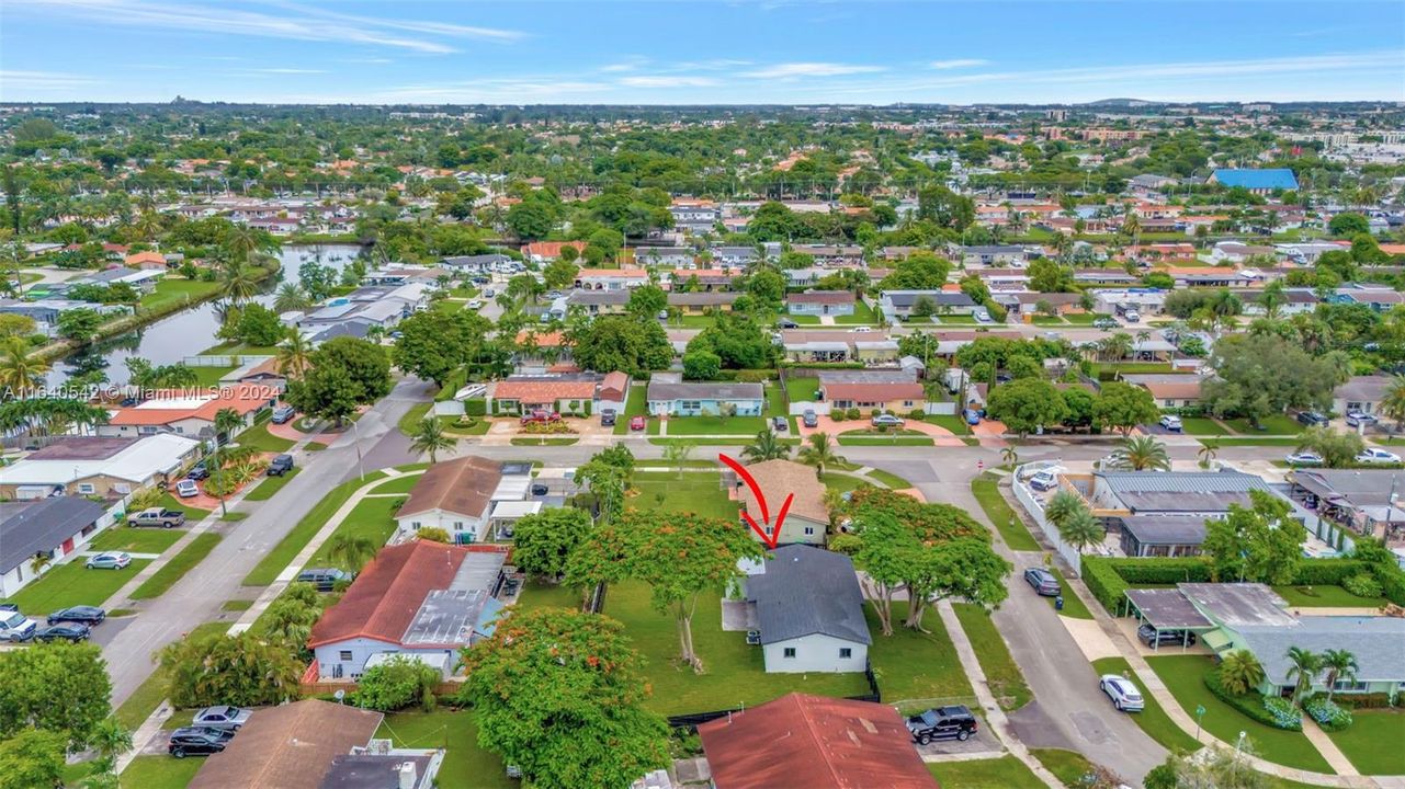 Active With Contract: $779,000 (4 beds, 3 baths, 1454 Square Feet)