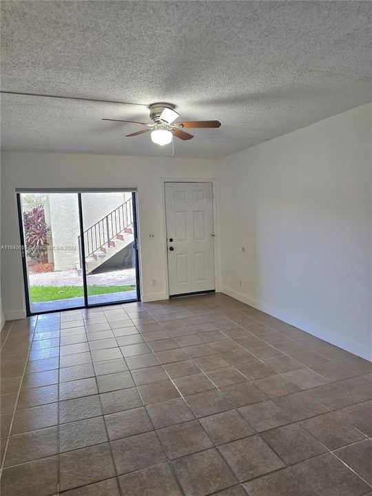 Recently Rented: $1,750 (2 beds, 2 baths, 870 Square Feet)