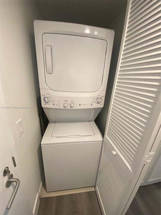 Recently Rented: $2,600 (0 beds, 1 baths, 551 Square Feet)