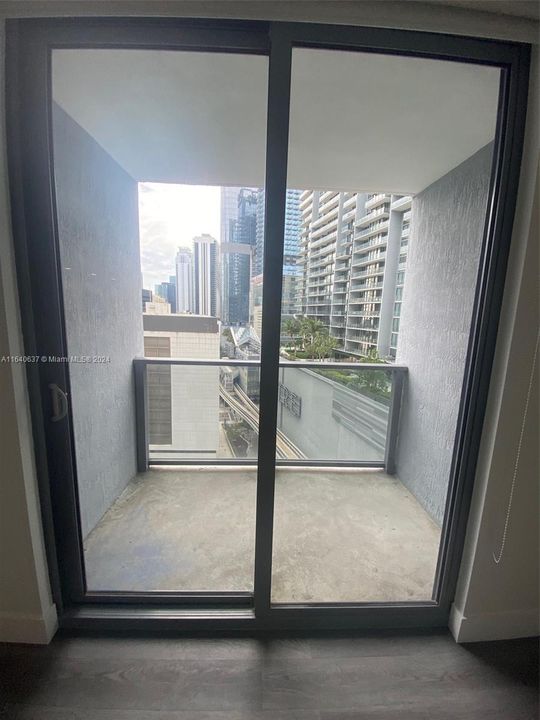 Recently Rented: $2,600 (0 beds, 1 baths, 551 Square Feet)