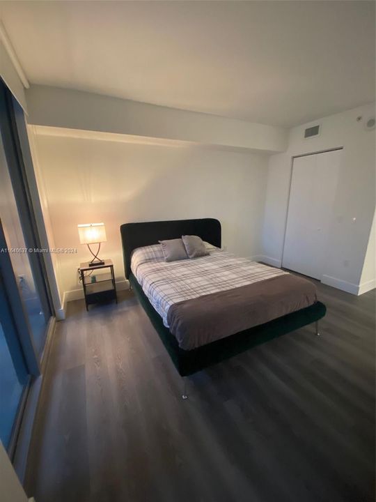 Recently Rented: $2,600 (0 beds, 1 baths, 551 Square Feet)