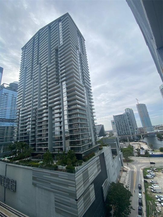 Recently Rented: $2,600 (0 beds, 1 baths, 551 Square Feet)