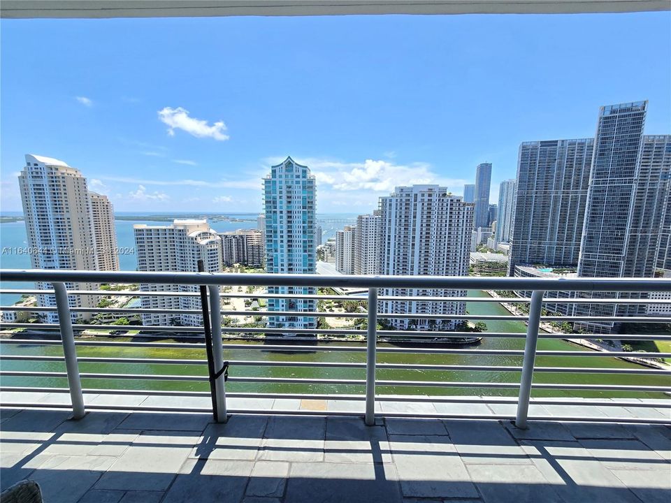 Active With Contract: $810,000 (2 beds, 2 baths, 1227 Square Feet)