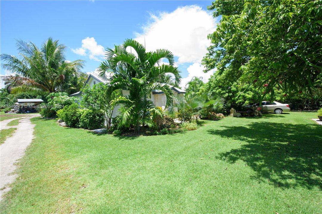 Active With Contract: $699,900 (3 beds, 2 baths, 1451 Square Feet)