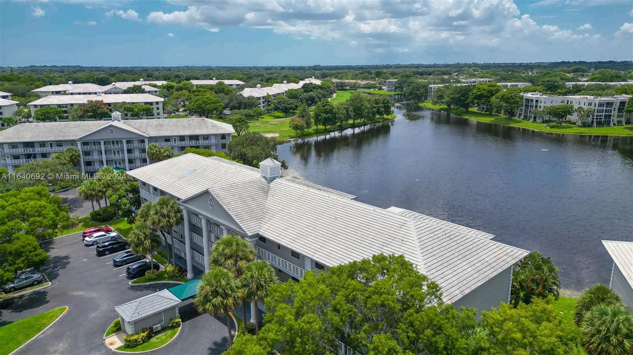 Recently Sold: $250,000 (2 beds, 2 baths, 1385 Square Feet)