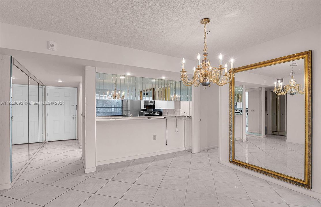 Recently Sold: $250,000 (2 beds, 2 baths, 1385 Square Feet)