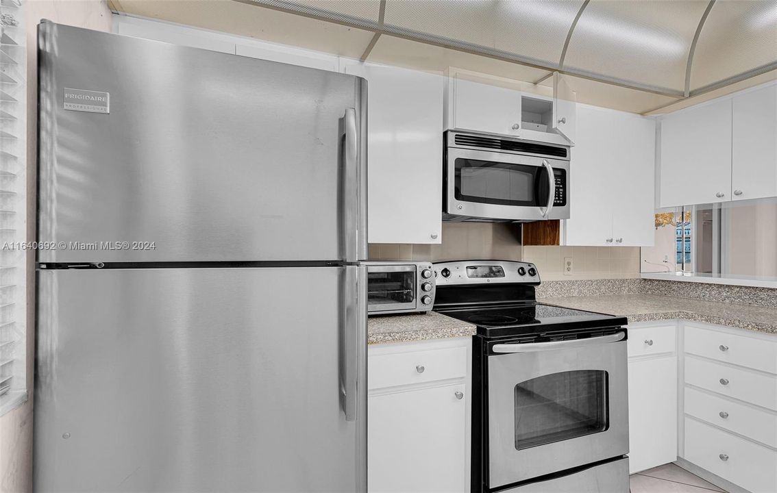 Recently Sold: $250,000 (2 beds, 2 baths, 1385 Square Feet)