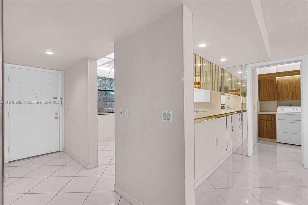 Recently Sold: $250,000 (2 beds, 2 baths, 1385 Square Feet)