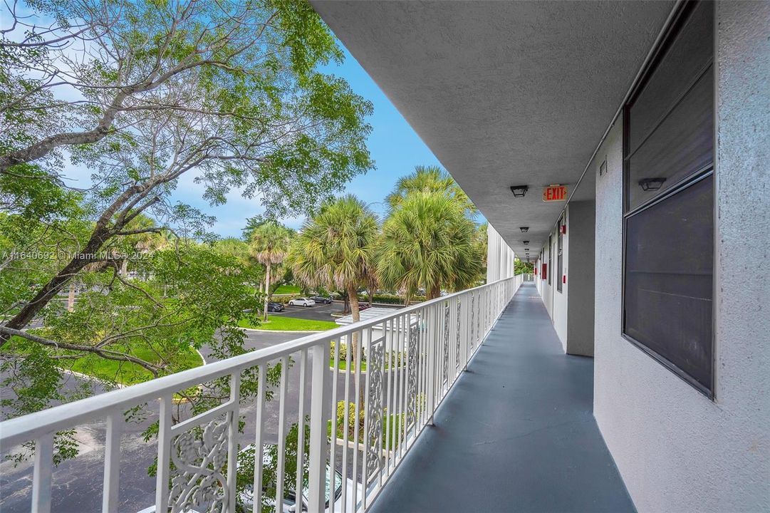 Recently Sold: $250,000 (2 beds, 2 baths, 1385 Square Feet)