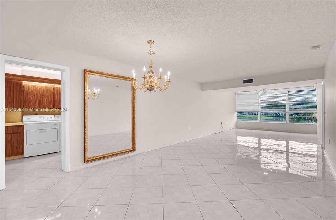 Recently Sold: $250,000 (2 beds, 2 baths, 1385 Square Feet)