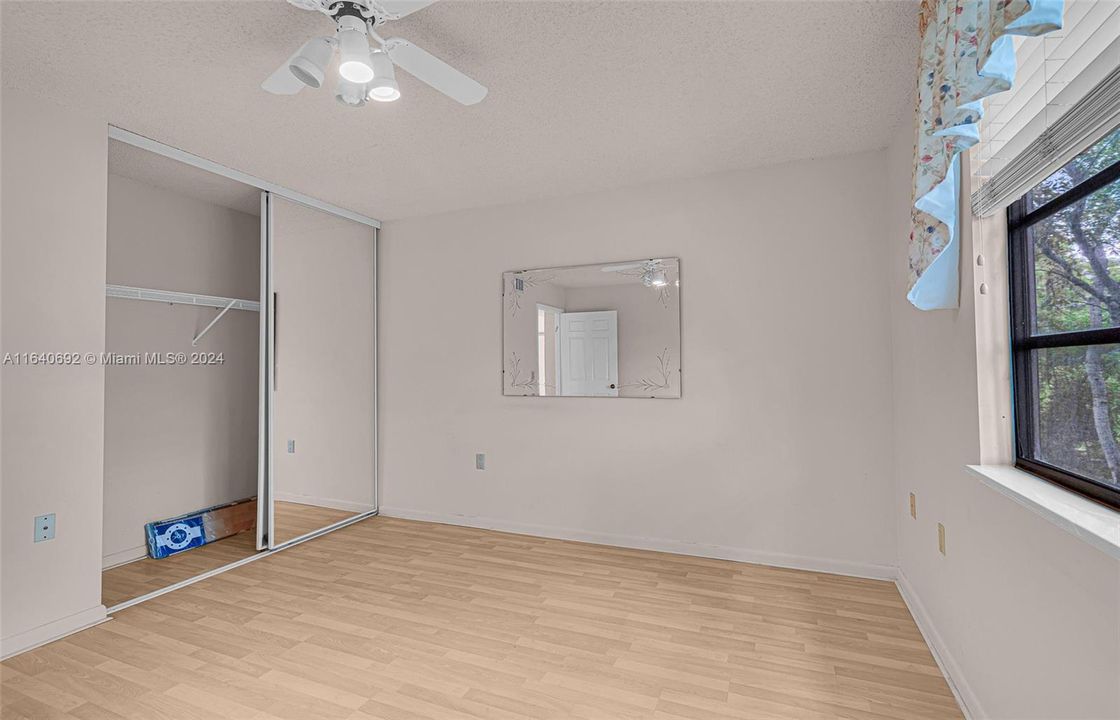 Recently Sold: $250,000 (2 beds, 2 baths, 1385 Square Feet)