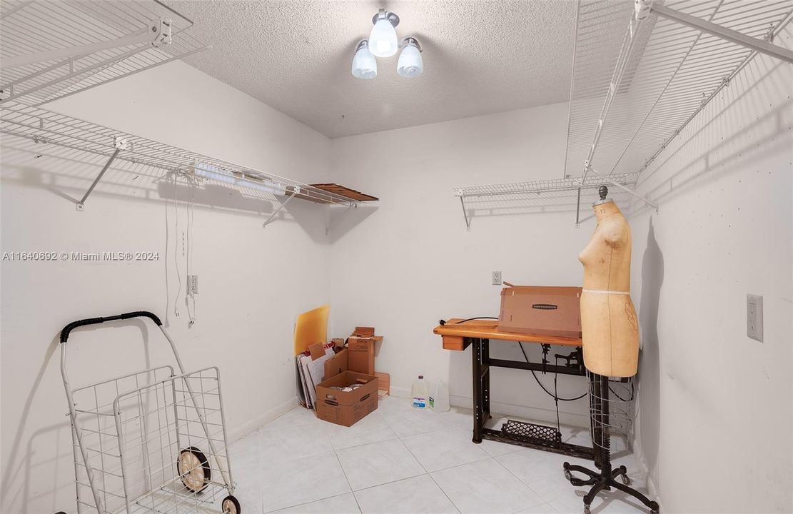 Recently Sold: $250,000 (2 beds, 2 baths, 1385 Square Feet)