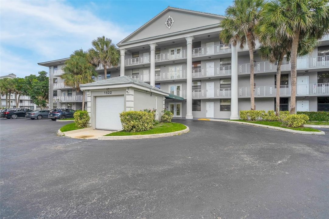Recently Sold: $250,000 (2 beds, 2 baths, 1385 Square Feet)