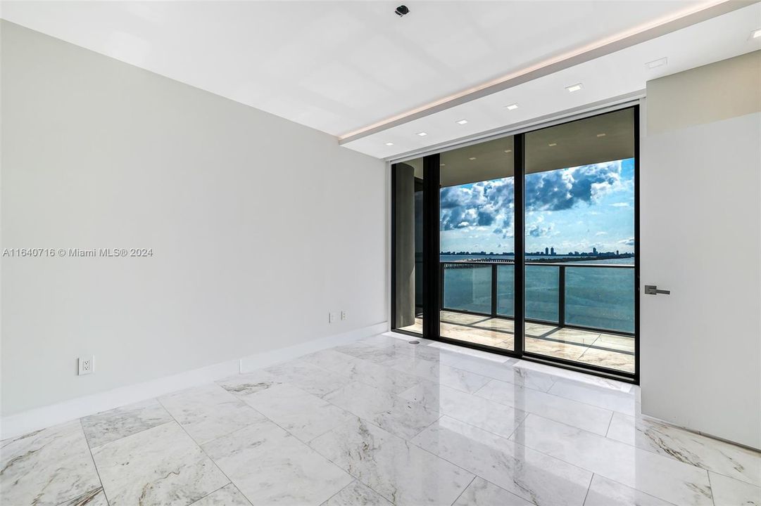 For Sale: $1,899,000 (3 beds, 3 baths, 1634 Square Feet)
