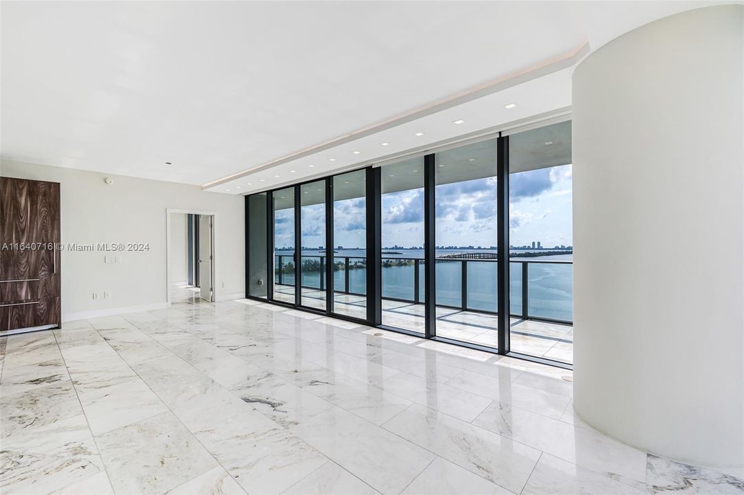 For Sale: $1,899,000 (3 beds, 3 baths, 1634 Square Feet)
