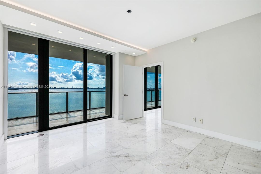 For Sale: $1,899,000 (3 beds, 3 baths, 1634 Square Feet)