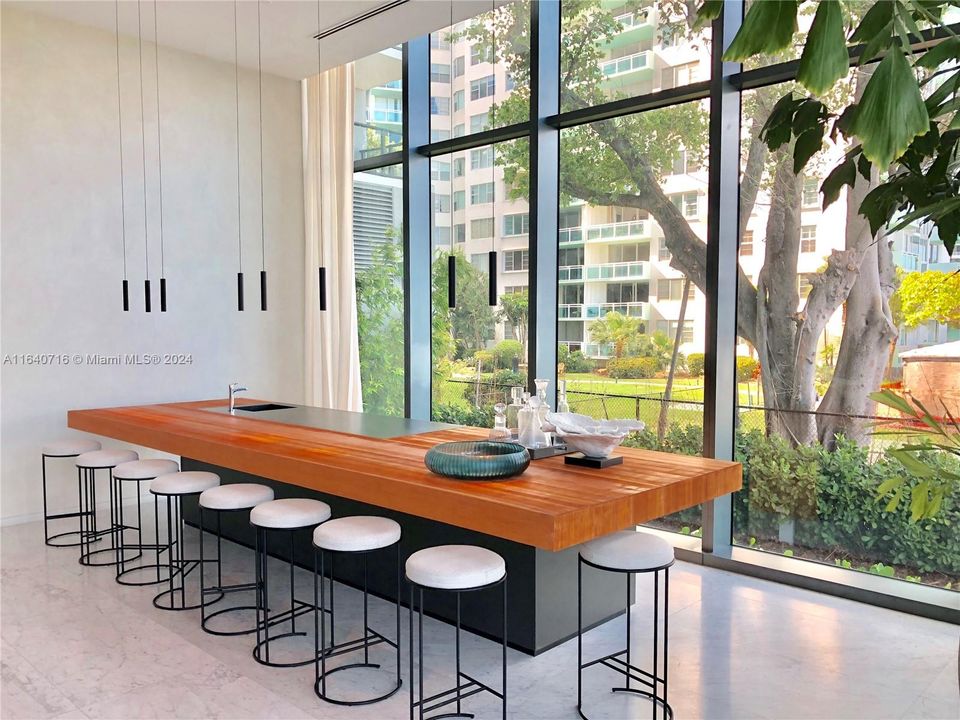 For Sale: $1,899,000 (3 beds, 3 baths, 1634 Square Feet)