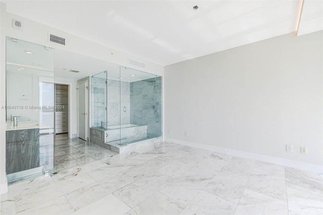 For Sale: $1,899,000 (3 beds, 3 baths, 1634 Square Feet)