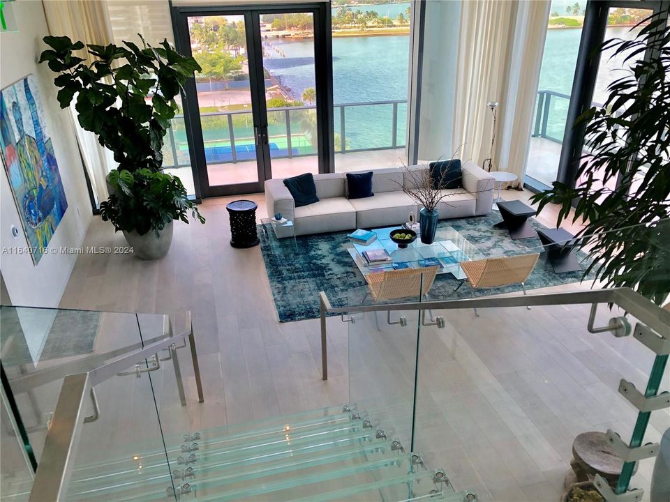 For Sale: $1,899,000 (3 beds, 3 baths, 1634 Square Feet)