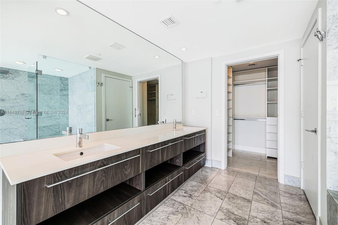 For Sale: $1,899,000 (3 beds, 3 baths, 1634 Square Feet)